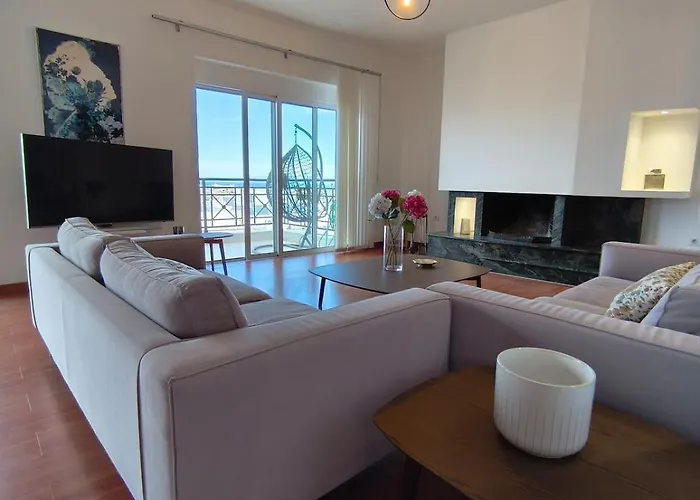 Downtown Luxury Apartment
